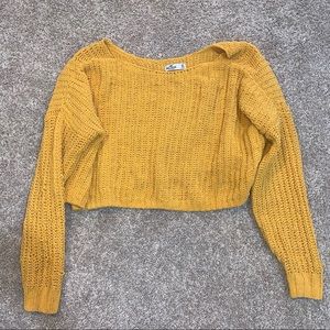 Cozy cropped Hollister sweater
